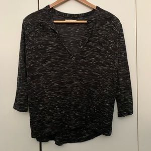 Madewell size small black tee in great condition.